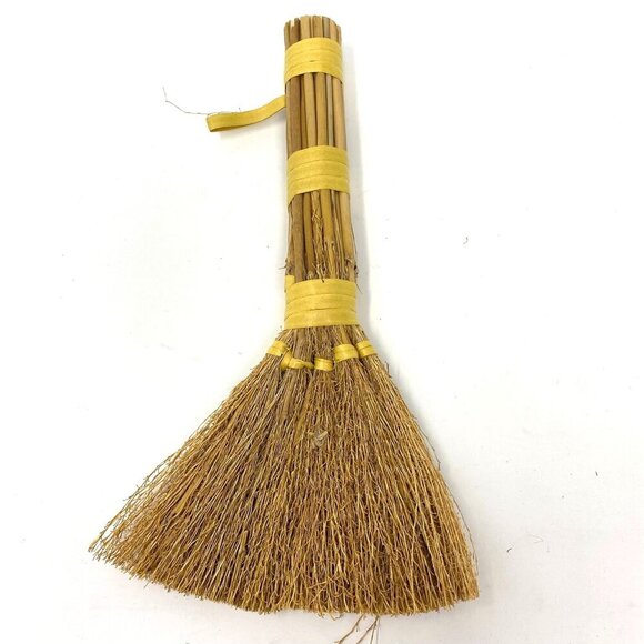 Miniature Rustic Rough Broom Sweeper Diorama Doll House Play Set NWOT - Picture 5 of 5